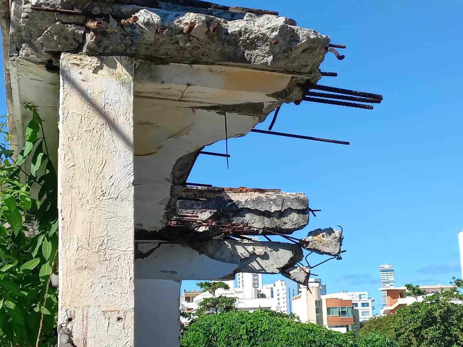 Vecinos urgen atender terreno deteriorado en fraccionamiento de Boca del Río