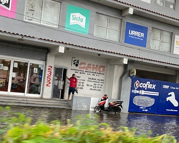 Lluvia deja encharcamientos severos en la zona conurbada Veracruz – Boca del Río