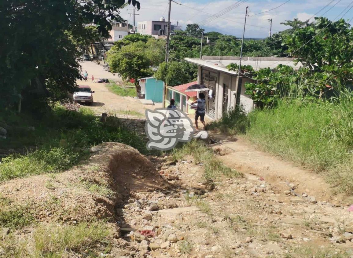 Piden la mejora de las calles de la colonia San Regino en Nanchital(+Video)