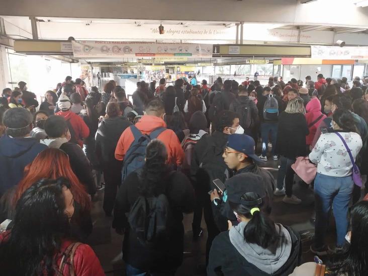 Apagones paralizan la Línea 3 del Metro de la CDMX