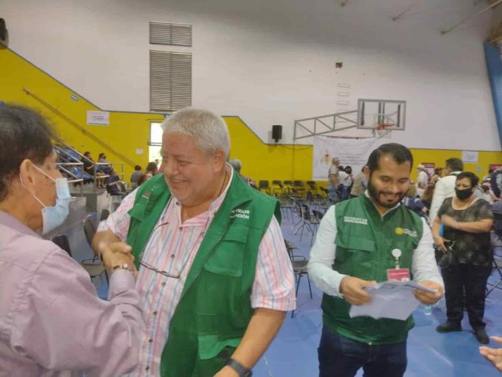 Se determinará si refuerzos anticovid se darán en jornadas masivas o centros de salud