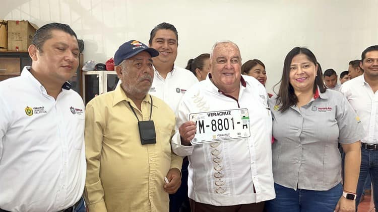 Abren módulo especial para canje de placas en Poza Rica (+Video)