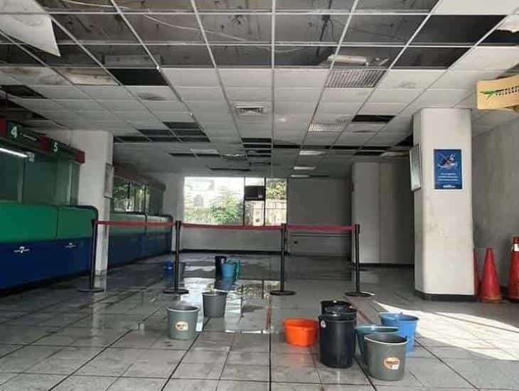 Filtraciones están acabando con edificio de Telecom en Coatzacoalcos