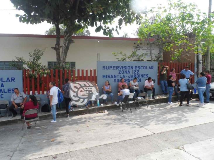 En Misantla, profesores amagan con acciones radicales para exigir incremento salarial