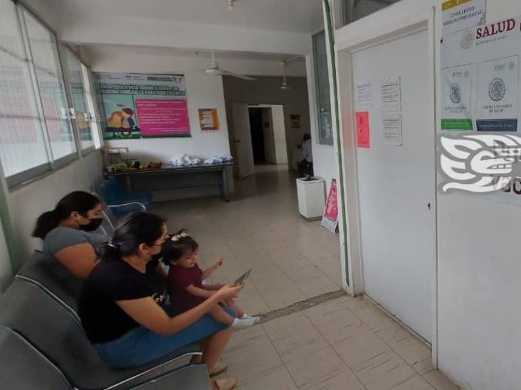 En Misantla, pocas mujeres embarazadas acuden a vacunación vs influenza