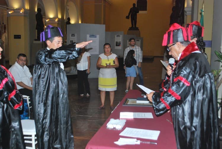 Carlos Quesnel Meléndez recibo título Doctor Honoris Causa