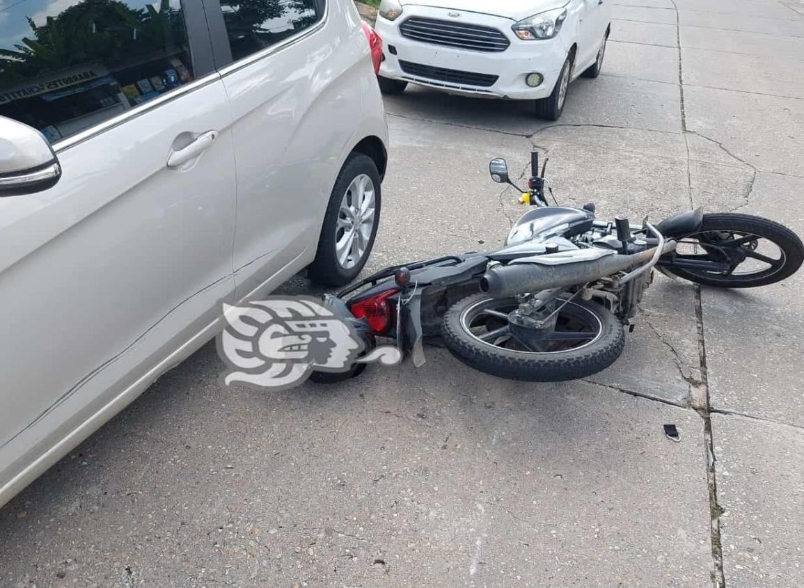 Motociclista, a punto de degollarse en Minatitlán