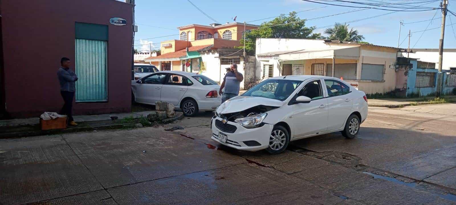 Aparatoso choque sólo deja daños materiales en la Progreso y Paz