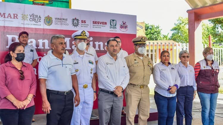 Suman Ayuntamiento y Marina por la salud de habitantes de comunidades de Coatzacoalcos