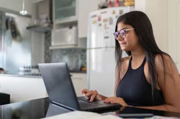 Fraudes educativos por internet: Utel te dice cómo evitarlos