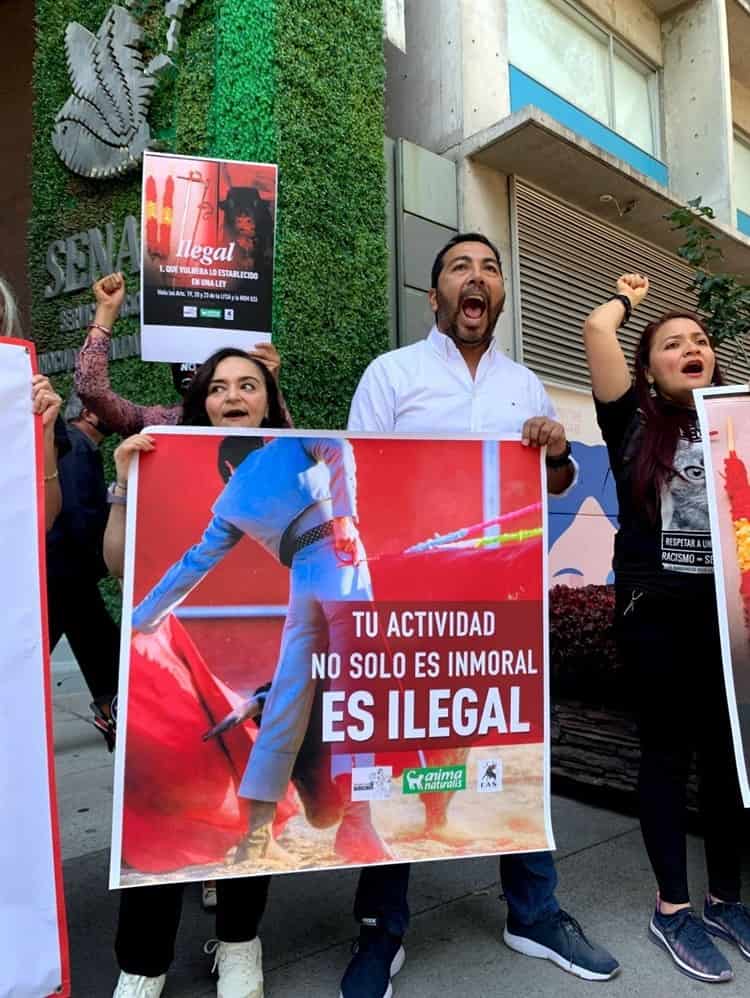 Protestan activistas veracruzanos en México para detener las corridas de toros en el país