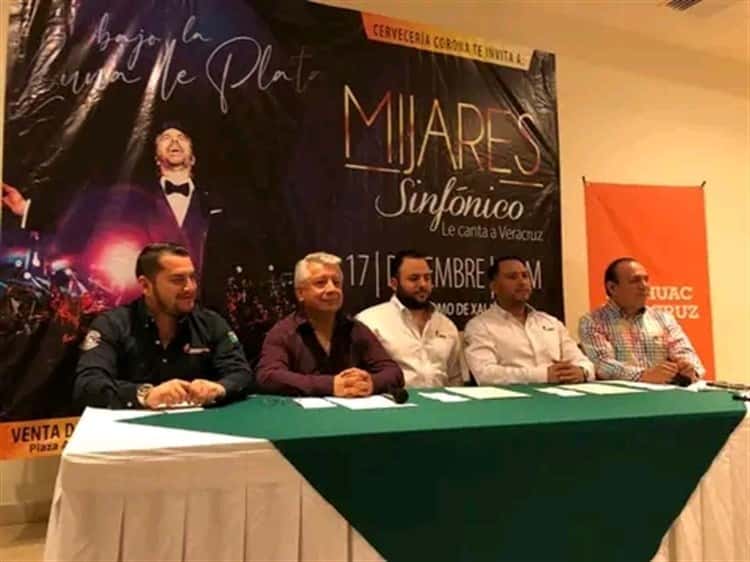 En Xalapa, tour Mijares Bajo la luna de plata