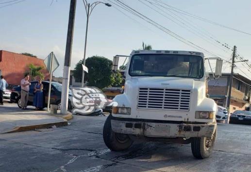 Reportan choque sobre boulevard Manuel Ávila Camacho en Misantla