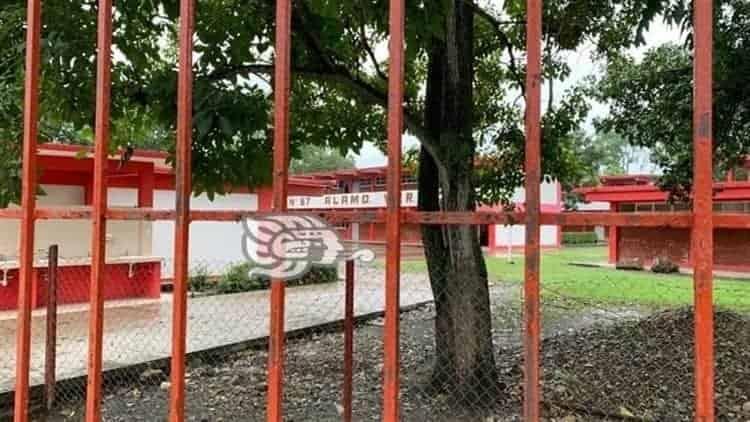 Clases de la secundaria 67, en Álamo, serían a distancia tras intoxicación de estudiantes