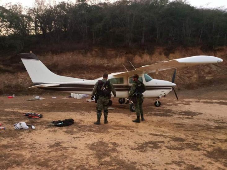 Sedena asegura en Durango 300 kilos de cocaína y aeronave