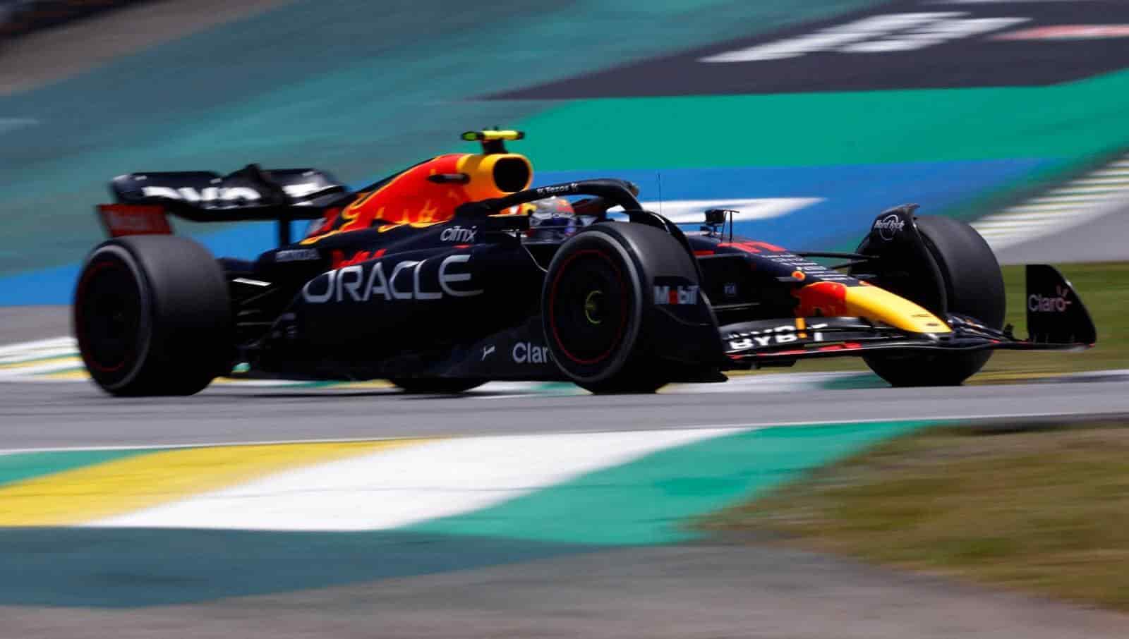 Sergio Checo Pérez pide plan b a redbull, tras irse quedando atrás