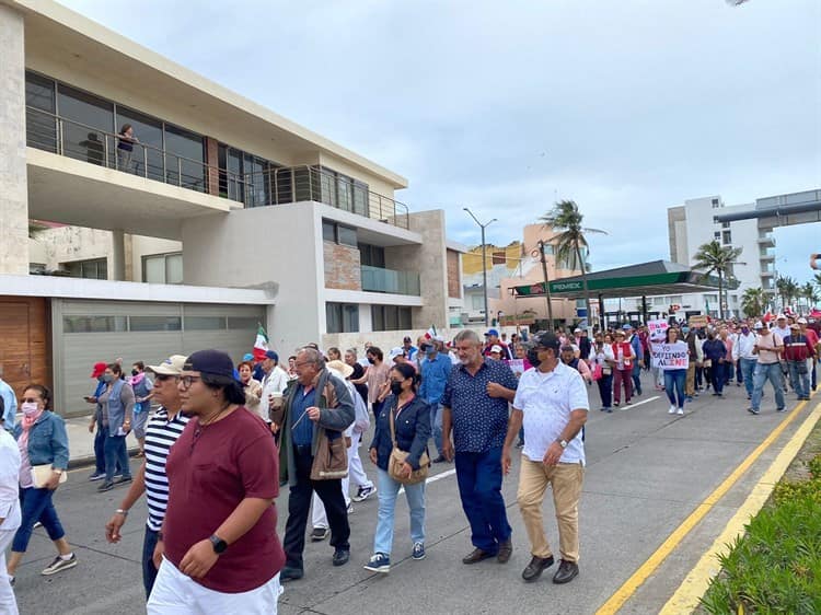 Veracruzanos se suman a la marcha nacional en defensa del INE(+Video)