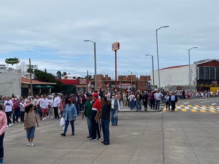 Veracruzanos se suman a la marcha nacional en defensa del INE(+Video)