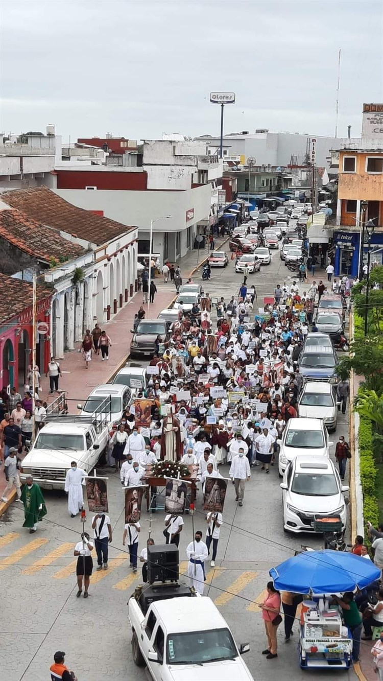 Realizan en Cosamaloapan procesión a San Martín de Tours