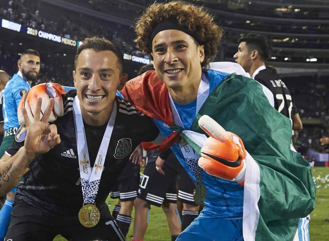 Guardado y Ochoa al grupo de los “Cinco Copas”