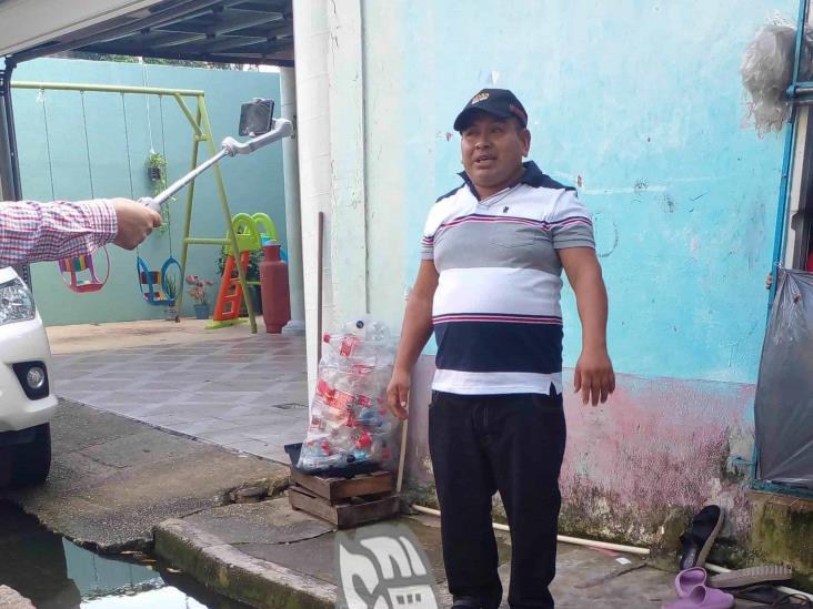 Llevan meses con aguas negras en la calle Xicoténcatl(+Video)