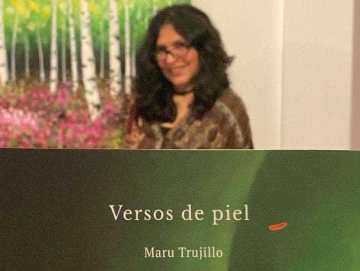 Presenta Maru Trujillo Versos de piel en Foro Boca