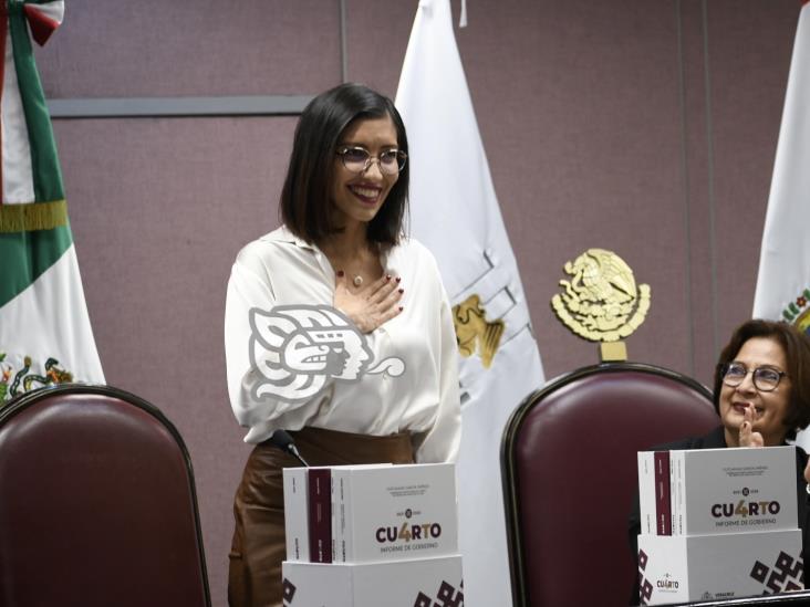 Entrega Waltraud Martínez Olvera Cuarto Informe de Gobierno al Congreso de Veracruz