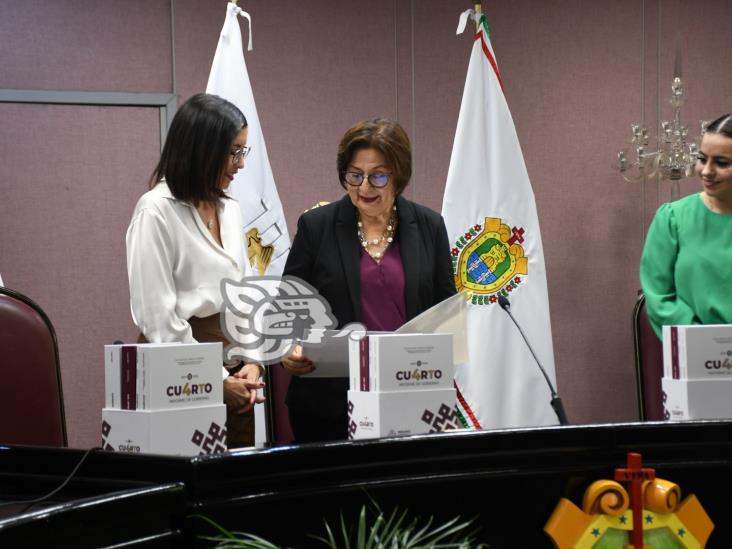 Entrega Waltraud Martínez Olvera Cuarto Informe de Gobierno al Congreso de Veracruz