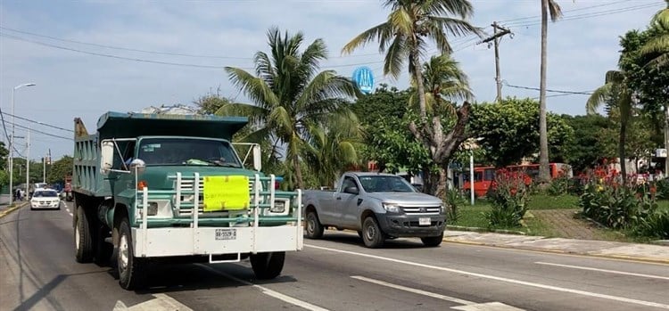 Por infracción vial, bloquean bulevar de Boca del Río (+ Video)