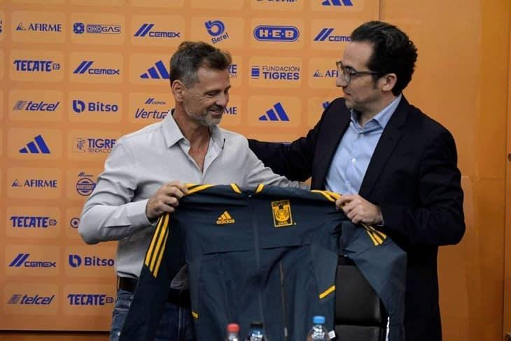 ¡Oficial! Presentan a Diego Cocca como nuevo DT de los Tigres (+Video)