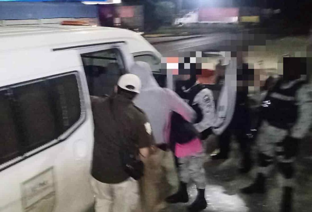 Resguarda SSP a 8 migrantes en Rodríguez Clara y Orizaba; presunto traficante detenido