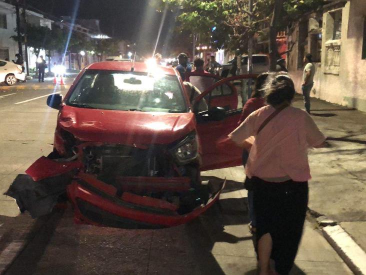 Automóviles se impactan en la colonia Ricardo Flores Magón en Veracruz(+Video)