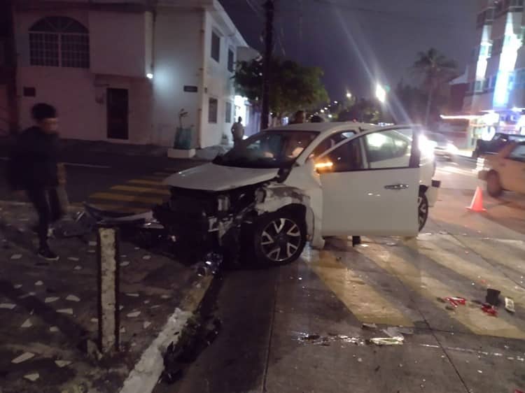 Automóviles se impactan en la colonia Ricardo Flores Magón en Veracruz(+Video)