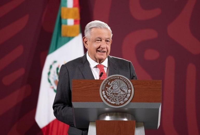 Presidente descarta riesgo para la salud pública en México por gripe aviar