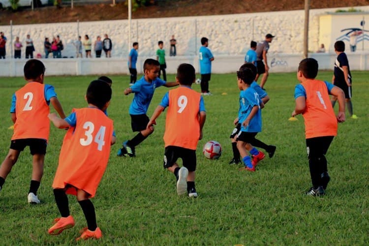 Reactivan actividades en unidades deportivas de Boca del Río