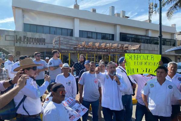 Exportuarios de Veracruz piden cárcel para Carlos Salinas de Gortari (+video)
