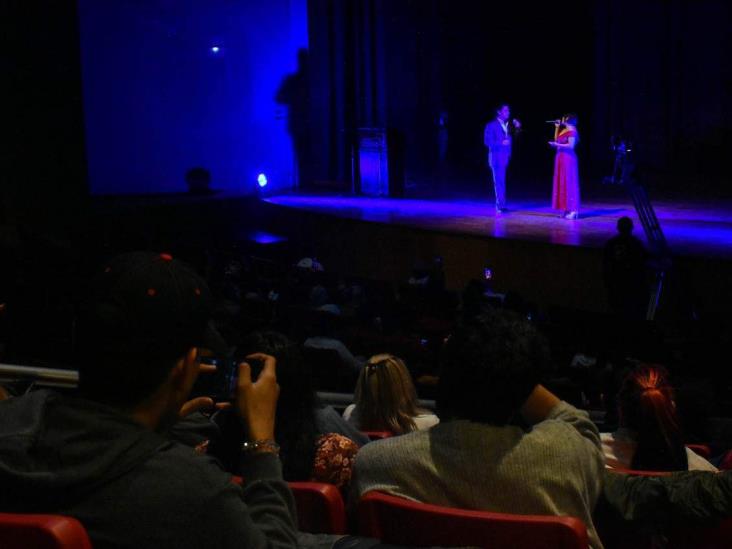 Familias de Coatzacoalcos disfrutan de ‘Noche Musical’ en el Teatro de la Ciudad