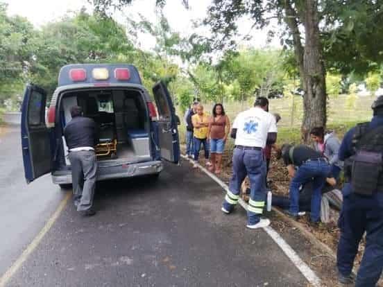 Menor derrapa a bordo de su motocicleta en Puente Nacional