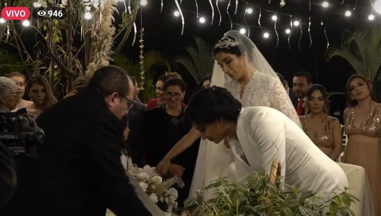 Elizabeth Morales, exalcaldesa de Xalapa, se casó con Zoé Gamboa; transmiten su boda (+Video)