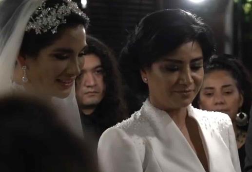 Ex alcaldesa de Xalapa se casa con Zoé Gamboa y reivindica la diversidad