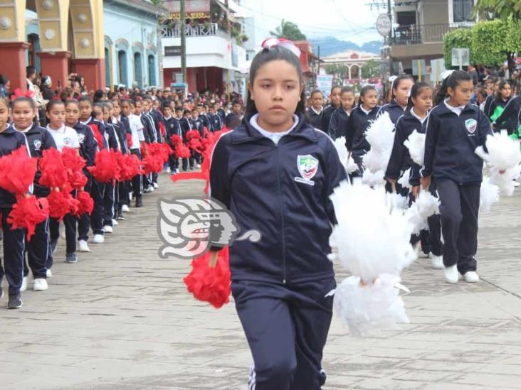 12 escuelas en Misantla participan en desfile conmemorativo de la Revolución Mexicana