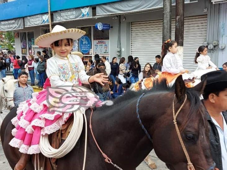 12 escuelas en Misantla participan en desfile conmemorativo de la Revolución Mexicana