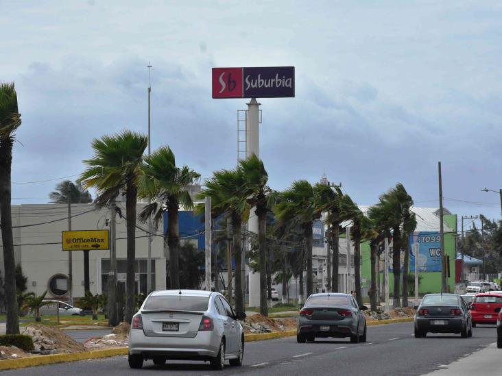 PC pondrá orden, pide a centros comerciales disminuir altura de espectaculares(+Video)