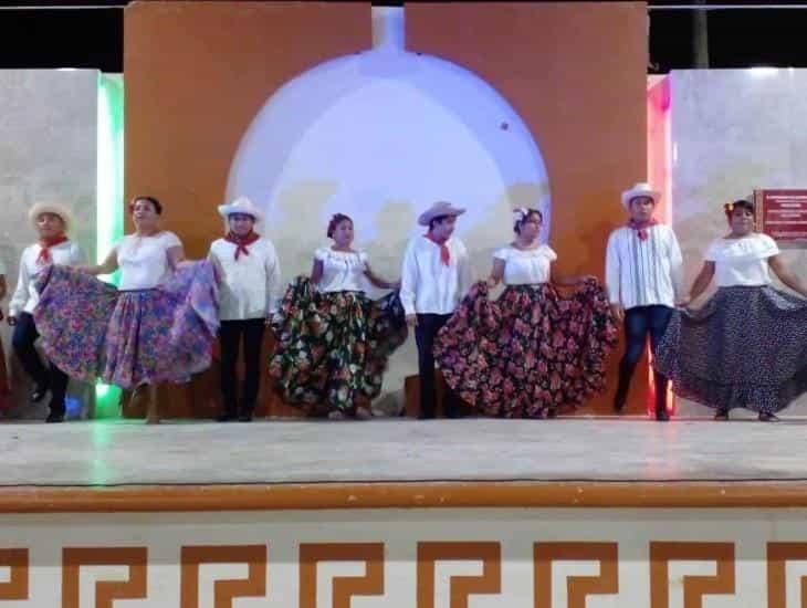 Con programa cultural celebran ejidatarios la Revolución Mexicana