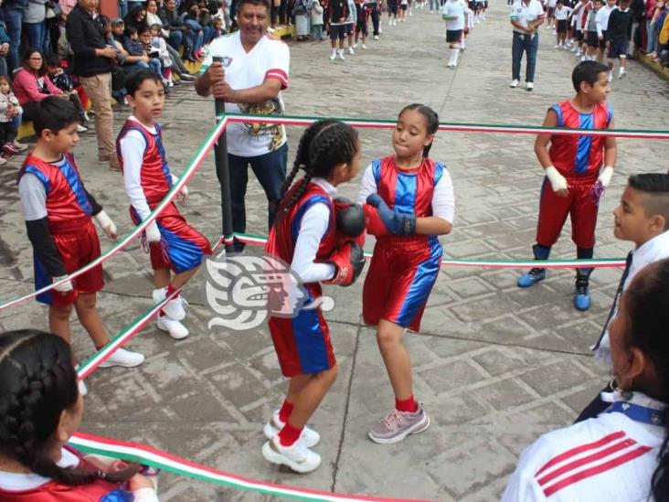 12 escuelas en Misantla participan en desfile conmemorativo de la Revolución Mexicana