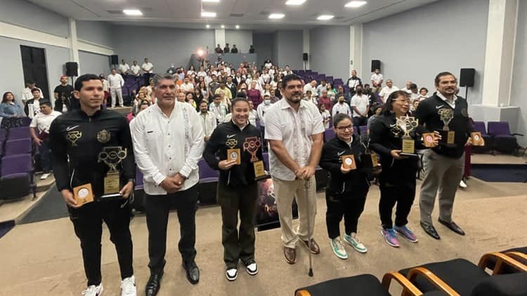 Recibe Samantha Jiménez Premio Estatal del Deporte