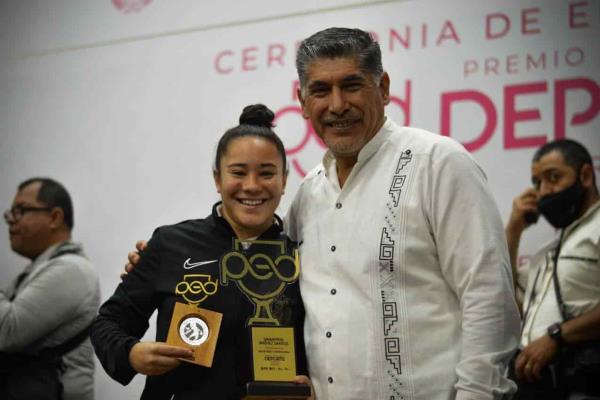 Recibe Samantha Jiménez Premio Estatal del Deporte