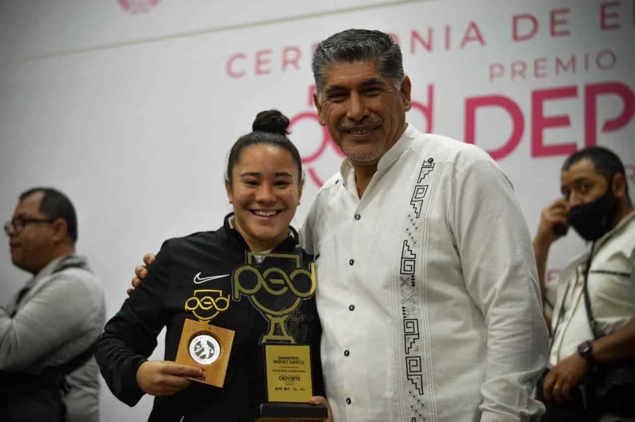 Recibe Samantha Jiménez Premio Estatal del Deporte