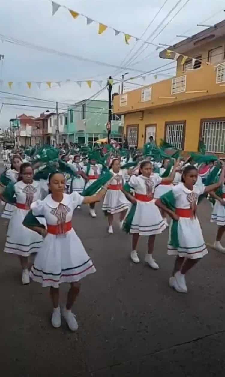 Realizan desfile en Alvarado por el 112 Aniversario de la Revolución Mexicana