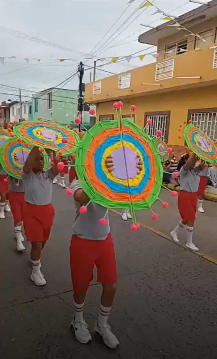 Realizan desfile en Alvarado por el 112 Aniversario de la Revolución Mexicana